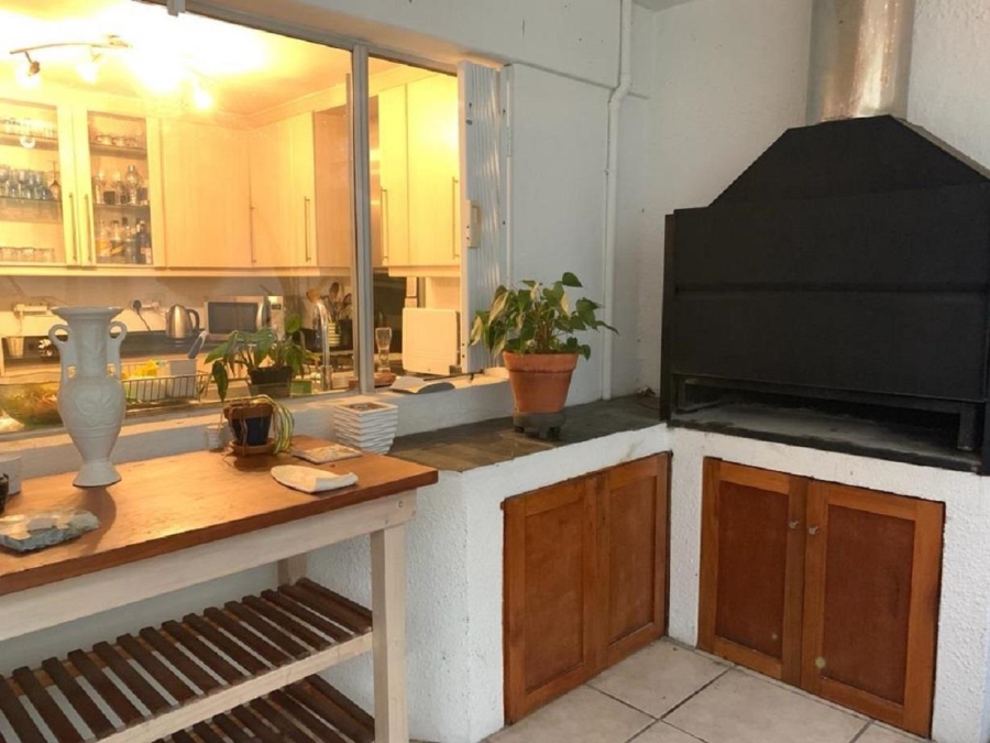 3 Bedroom Property for Sale in Vredehoek Western Cape